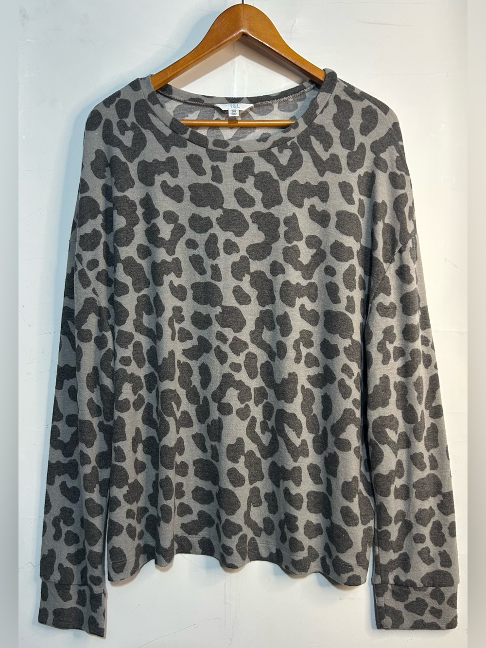 Time and Tru Grey Cheetah Print Soft Lightweight Knit T-Shirt XXL (20)